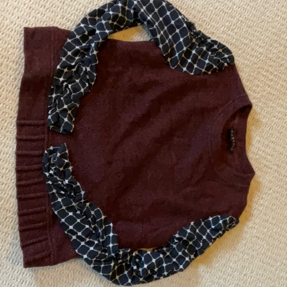 Comrags sweater with pattern sleeves Size M.